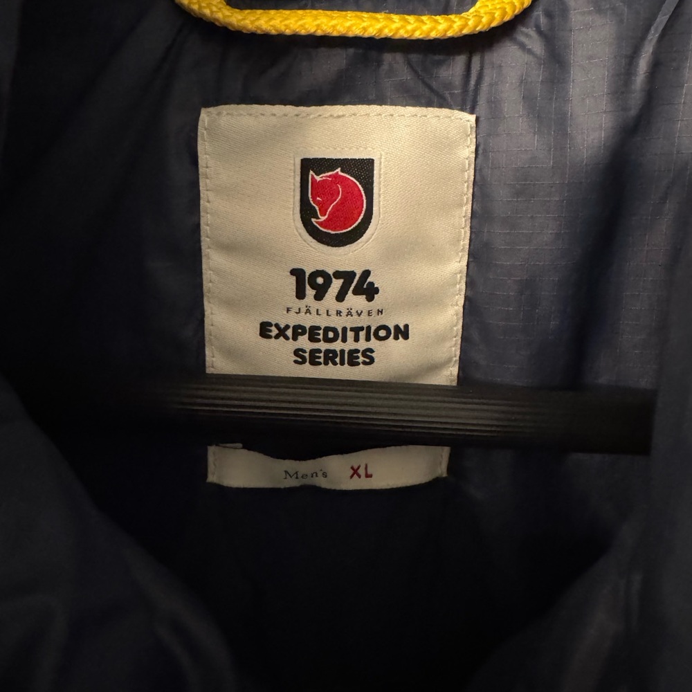 Men's Fjallraven Expedition Series X-Latt Insulated Navy Vest XL - Picture 3 of 4